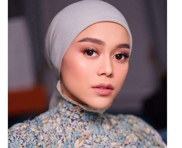 Lesti Kejora Pakai Dress Mirip Tylor Swift Seharga Rp61 Juta saat Pemotretan, Netizen Nyinyir: Kaya Baju Tanah Abang