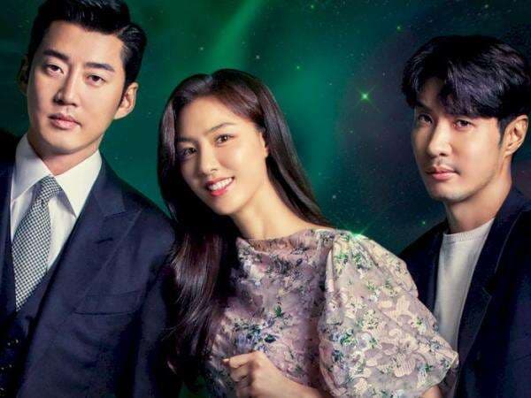 Drama Cinta Segitiga di Tempat Kerja 'Kiss Sixth Sense' Rilis di Disney+ Hotstar 25 Mei Drama Cinta Segitiga di Tempat Kerja 'Kiss Sixth Sense' Rilis di Disney+ Hotstar 25 Mei