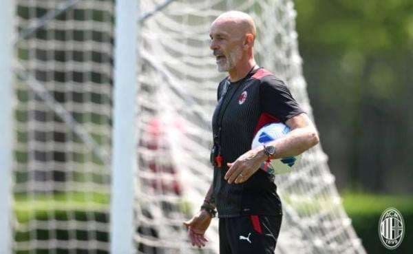 AC Milan Sedikit Lagi Juara Liga Italia, Stefano Pioli: Jangan Jumawa! AC Milan Sedikit Lagi Juara Liga Italia, Stefano Pioli: Jangan Jumawa!