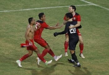 Media Malaysia Puji Habis Ernando Ari yang Gagalkan 2 Penalti Pemain Abroad Timnas Malaysia U-23, Disebut The Next Kurnia Meiga!