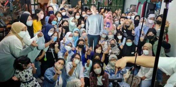 Rayakan ulang tahun sang idola, Seonhohada gelar acara seru meski halu