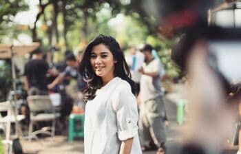 Naysilla Mirdad Ulang Tahun, Arfito Hutagalung Beri Ciuman Mesra