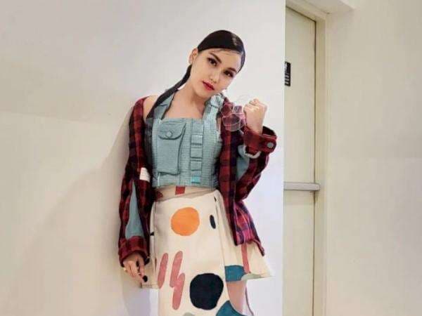 Ayu Ting Ting Tak Takut Dikeroyok Satu Sekolah karena Penyanyi Dangdut: Berani Sama Gue? Ayu Ting Ting Tak Takut Dikeroyok Satu Sekolah karena Penyanyi Dangdut: Berani Sama Gue?