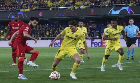 Manchester United Siap Ajukan Tawaran Bagi Bek Villarreal