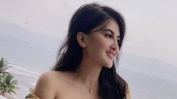 Seksinya Diana Dee Starlight Pakai Dress Melorot, Body Bohay Bikin Netizen Salfok!