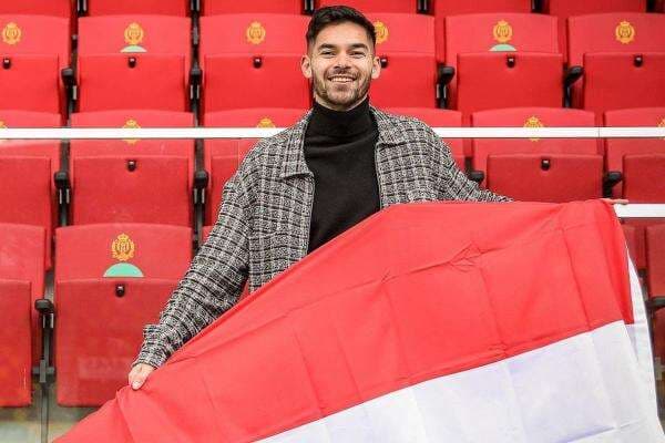 Calon Naturalisasi Timnas Indonesia, Sandy Walsh Makan Warteg