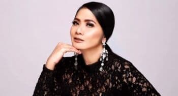 Ibunda Vina Panduwinata Akan Dimakamkan di Pemakaman Keluarga