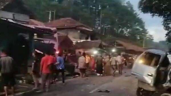 Pascakecalakaan Maut di Ciamis, Bus Pariwisata di Garut Dicek, Ada yang Tak Layak Jalan