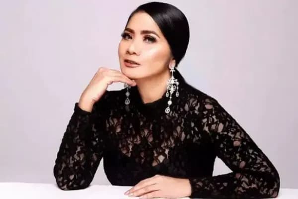 Vina Panduwinata Miliki Firasat sebelum sang Bunda Meninggal, Apa Itu?