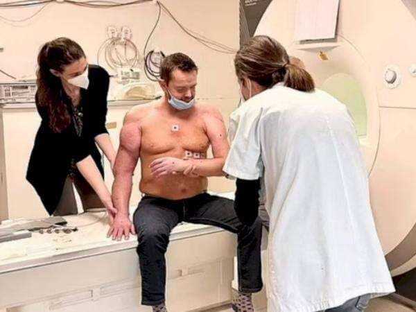 Pendonor Sempat Tolak Pria Pertama Transplantasi Tangan dan Bahu: Biarkan Busuk di Tanah