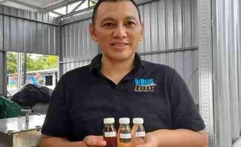 Usaha Gorengan Terdampak Pandemi, Pria Ini Campur Minyak Goreng Bekas dan Sampah Plastik Jadi Energi Terbarukan