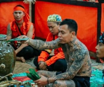 6 Suku di Indonesia yang Dipercaya Masih Kuasai Ilmu Hitam, Nomor 5 Bisa Lembekkan Kepala Orang!