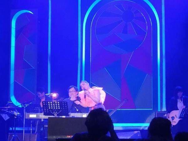 Erwin Gutawa dan Ruth Sahanaya Nyanyi Andai Kau Datang, Sihir Penonton Java Jazz Festival 2022