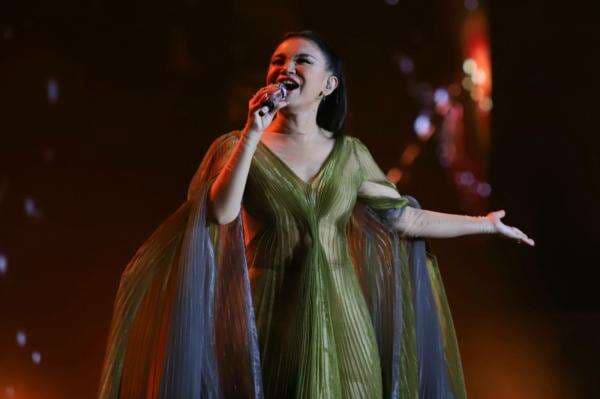Duet dengan Rossa di Konser Tunggal, Lyodra Merinding