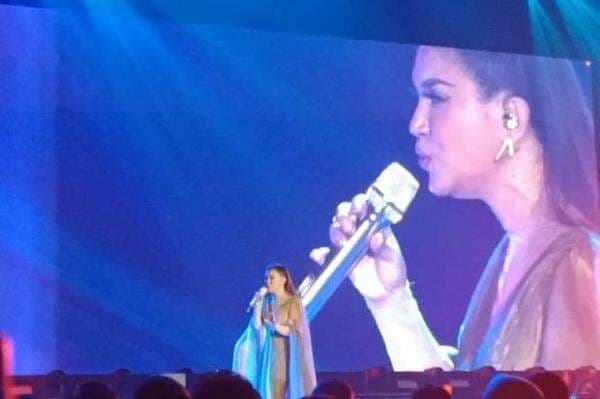 Gelar Konser, Rossa Bikin Penonton Baper dengan Lagu Jangan Hilangkan Dia