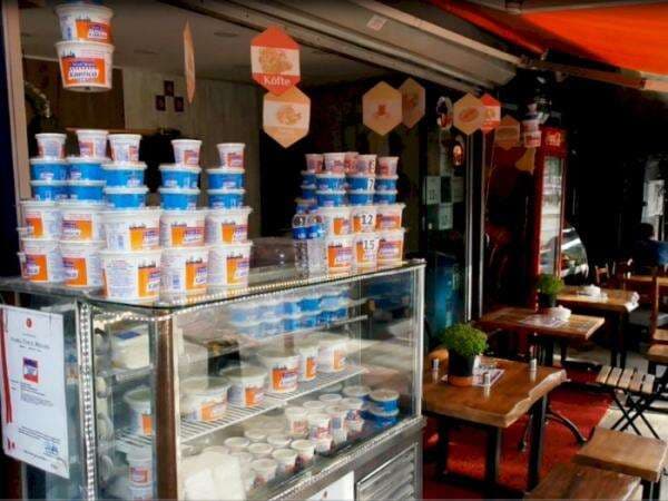 Cuma Jual Yogurt Kedai Langganan Presiden Ini Sukses Bertahan 1,5 Abad Lebih, Seenak Apa?