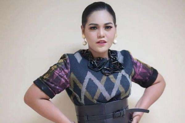 Yuk Intip Cara Weni Wen Berpenampilan, Sesuaikan Fashion dengan Acara dan Mood