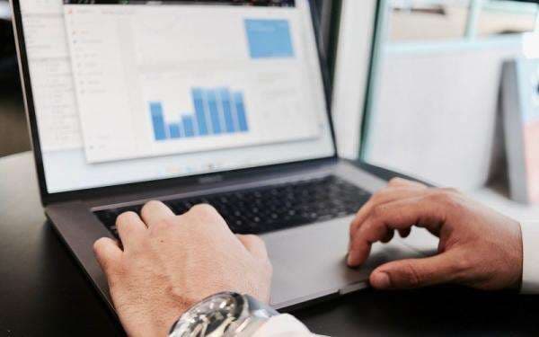 Apa Itu Digital Marketing: Pengertian, Contoh, dan Strateginya Apa Itu Digital Marketing: Pengertian, Contoh, dan Strateginya