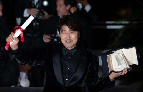 Song Kang Ho Cetak Sejarah, Jadi Aktor Terbaik Festival Film Cannes 2022
