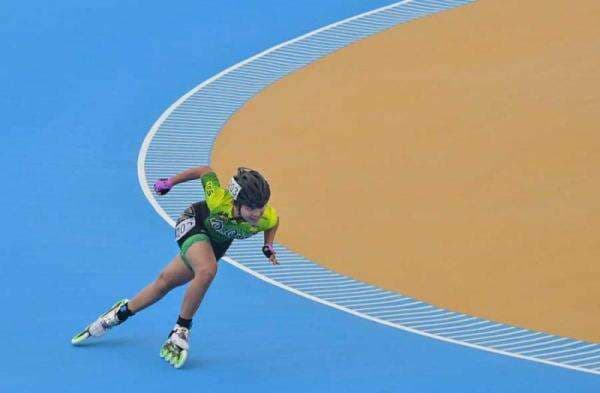 5 Tips Sepatu Roda untuk Pemula, Langkah, dan Peralatan Lengkapnya