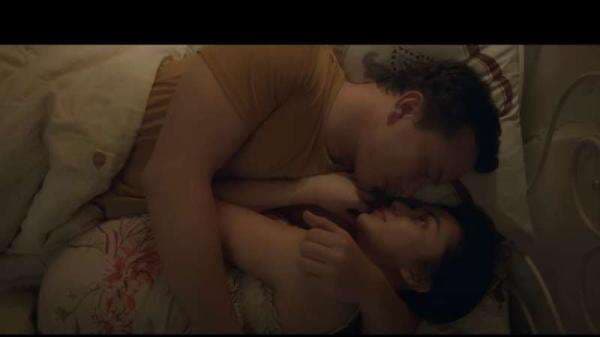 Panas! Dipeluk Nicholas Saputra di Atas Ranjang, Ariel Tatum: Jangan Lupa Siapin Tisu