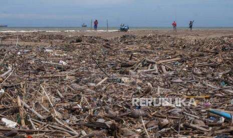 Ilmuwan Jerman Temukan Enzim Pemakan Plastik Ilmuwan Jerman Temukan Enzim Pemakan Plastik