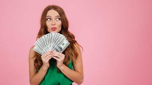 Pantas Uangnya Gak Pernah Habis! Kran Rezeki Ngalir Deras, 3 Zodiak Ini Bakal Tuai Karma Baik Gegara Selalu Bantu Orang Lain!