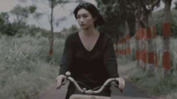 Chord Gitar dan Lirik Lagu Saat Kau Pergi - Senja: Mencoba Tuk Melupakan Semua tentang Dirimu