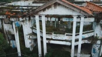 4 Rumah Bekas Pesugihan di Indonesia yang Pernah Viral, Terbengkalai hingga Jadi Sarang Ular