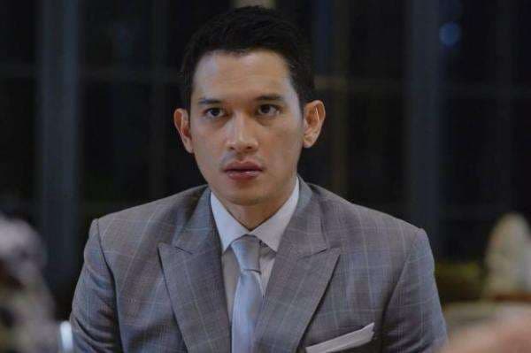 Unggah Foto Bareng sang Putra, Rezky Aditya Disindir Soal Anak Biologis