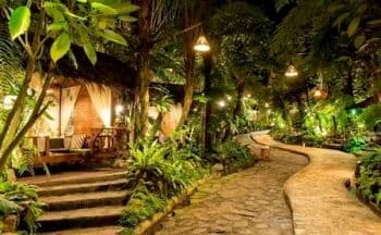 Jelajahi Kampung Daun Bandung, Wisata Kuliner yang Wajib Dicoba