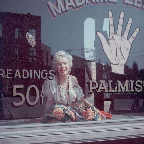 Deretan Artis Hollywood Punya Bibir Indah, Mulai dari Angelina Jolie hingga Amanda Seyfried Deretan Artis Hollywood Punya Bibir Indah, Mulai dari Angelina Jolie hingga Amanda Seyfried