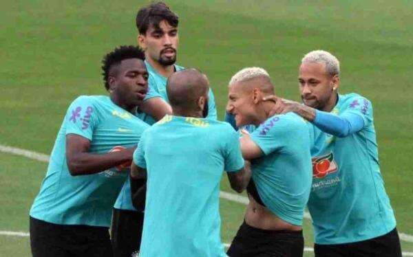 Richarlison dan Vinicius Jr Bertengkar Saat Latihan Timnas Brasil