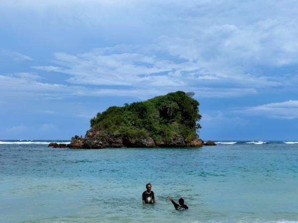 Fakta Pantai Kondang Merak, Pantai Cantik yang Disebut Tempat Pesugihan! Benarkah?