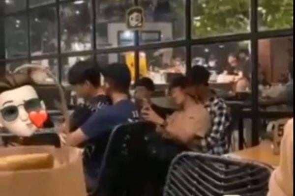 Viral Kafe di Jakarta Selatan Diduga Jadi Tempat Kumpul Komunitas Gay Viral Kafe di Jakarta Selatan Diduga Jadi Tempat Kumpul Komunitas Gay