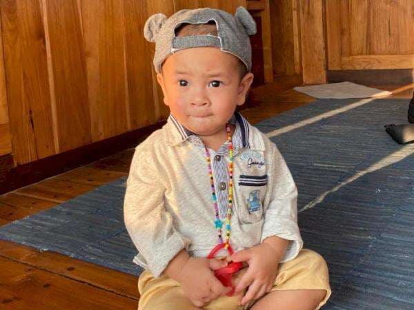 Nyesek! Momen Gala Sky Diduga Curhat sama Bayangannya di Kaca: Kagak Enak Jadi Gue