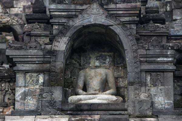 Lantai Candi Borobudur Aus 0,175 Cm Per Tahun