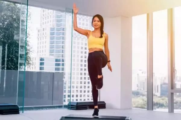 7 Gerakan Dasar Senam Aerobik, Tahapan, dan Langkah Lengkap