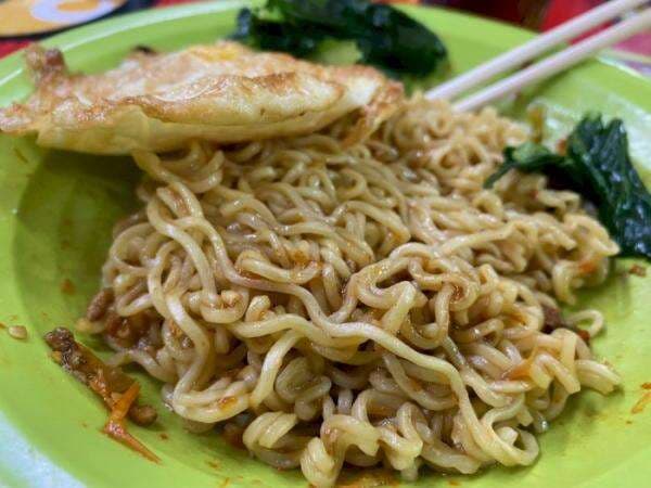 Rahasia Mie Abang Adek 'Pedas Mampus' Tetap Buka Meski Harga Cabai Menggila!