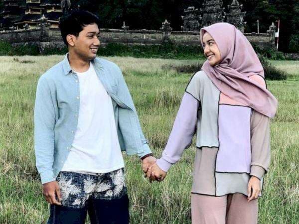 Nabila Ishma Pilu Unggah Foto Eril Gendong Kucing Saling Tatap-tatapan, Bikin Nyesek