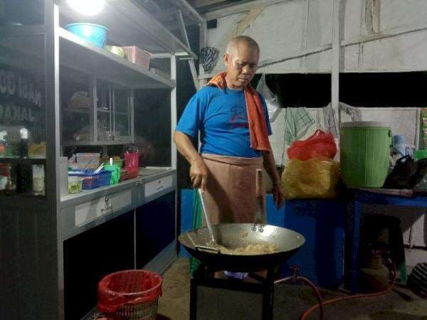 Rahasia Nasi Goreng Enak di Dalam Gang Terkuak, Penjualnya Dulunya Begini! Rahasia Nasi Goreng Enak di Dalam Gang Terkuak, Penjualnya Dulunya Begini!