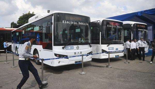 Warna Putih, Ini Penampakan Bus Listrik Transjakarta Terbaru