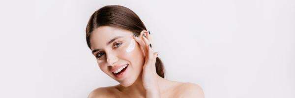 Kapan Sih, Waktu yang Tepat untuk Menggunakan Eye Treatment?