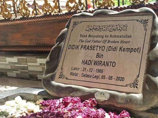 Wajah Baru Makam Didi Kempot, Dibuat ‘Megah’ Demi Kenyamanan Sosok Ini! Siapa? Wajah Baru Makam Didi Kempot, Dibuat ‘Megah’ Demi Kenyamanan Sosok Ini! Siapa?