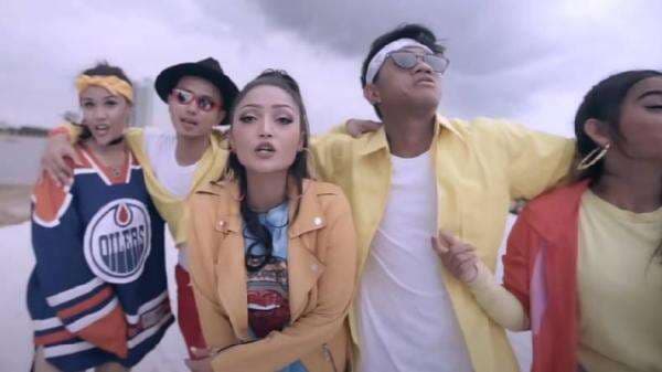 Chord Gitar dan Lirik Lagu Lagi Syantik - Siti Badriah