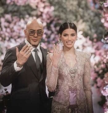 Cerita Unik di Balik Jas Pengantin Deddy Corbuzier, Desainer: Gede Banget! Cerita Unik di Balik Jas Pengantin Deddy Corbuzier, Desainer: Gede Banget!