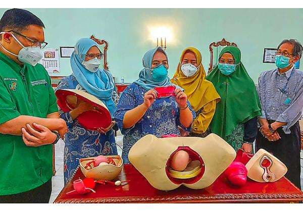 PPDS Fakultas Kedokteran Unair Ciptakan Tiga Manekin Obgyn