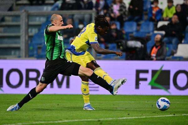 4 Cara Menendang Bola dalam Permainan Sepak Bola