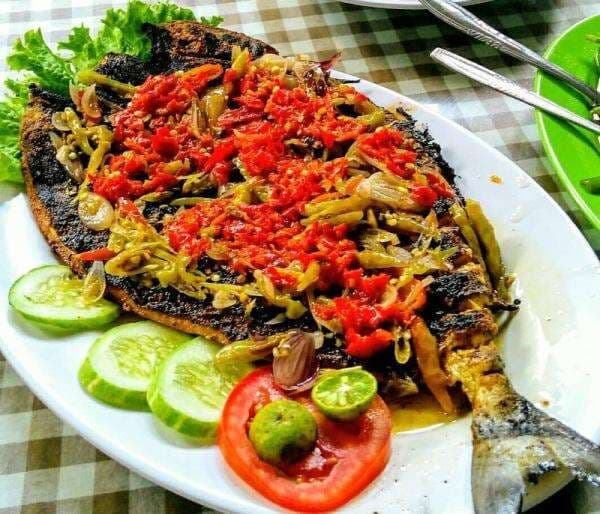Resep Ikan Bakar Sambal Kemang, Pedasnya Bikin Nagih