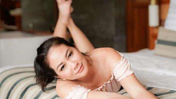 Pamer Body Sensual, Tante Atien Ternyata Doyan Jajan: Langganan Sudah Lama